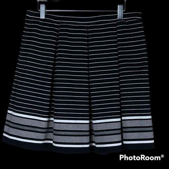 MAX STUDIO PLEATED STRIPED PULL ON SKIRT SIZE LARGE - Picture 8 of 12